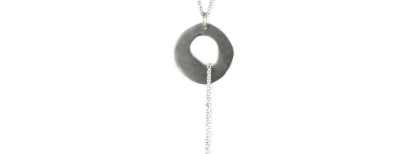 Circle Design Chain Accent Necklace