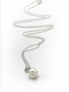 Pearl-sculpt-chain